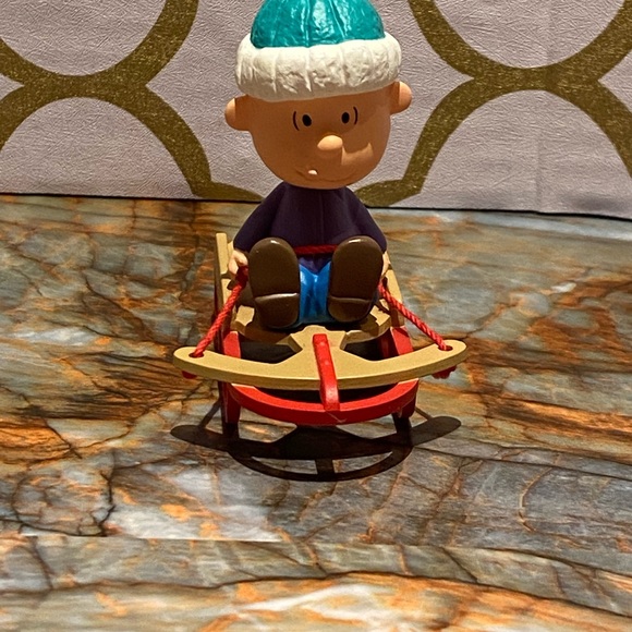 Vintage Hallmark Linus Sledding 1995 Christmas Ornament Peanuts Gang - Picture 2 of 6